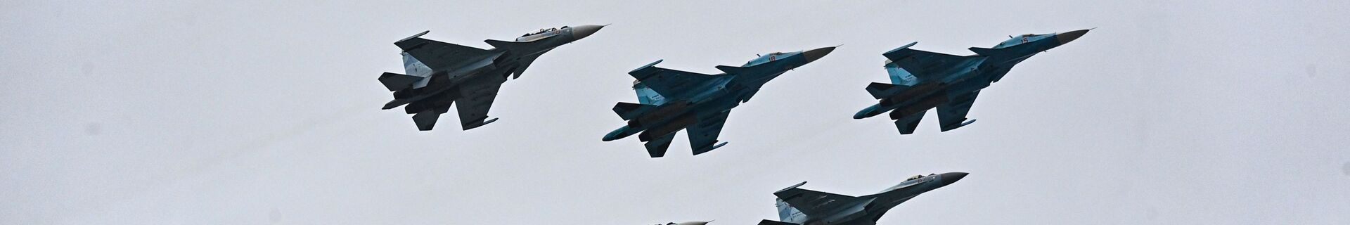 SU-30SM, SU-35S, and SU-34 flying in formation - Sputnik International, 1920